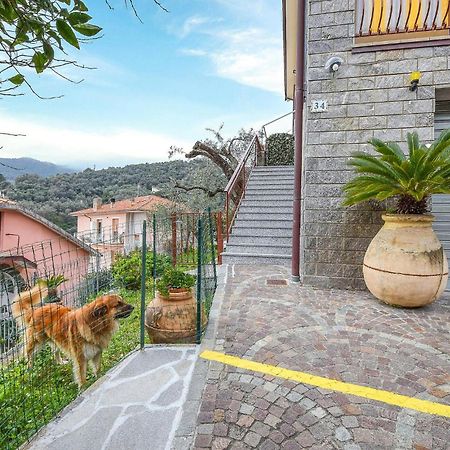 Beautiful Apartment In Moneglia With Kitchen Bagian luar foto