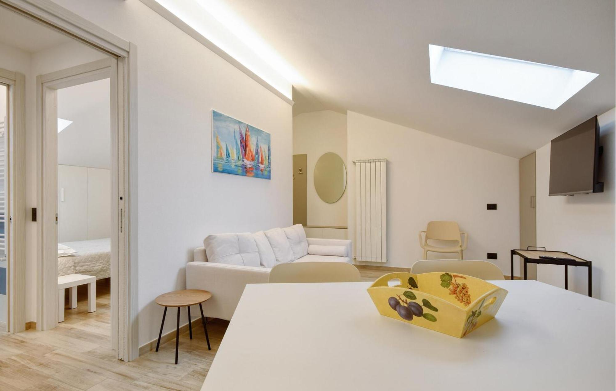 Beautiful Apartment In Moneglia With Kitchen Bagian luar foto