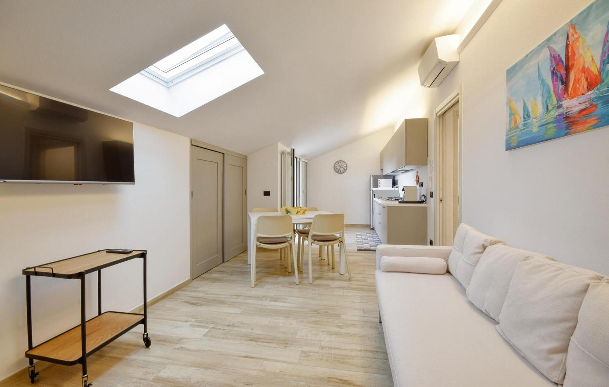 Beautiful Apartment In Moneglia With Kitchen Bagian luar foto
