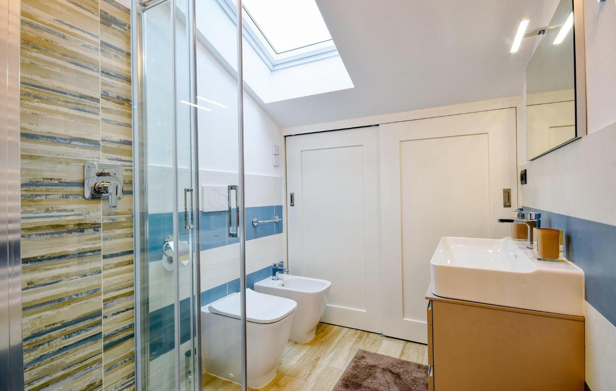 Beautiful Apartment In Moneglia With Kitchen Bagian luar foto