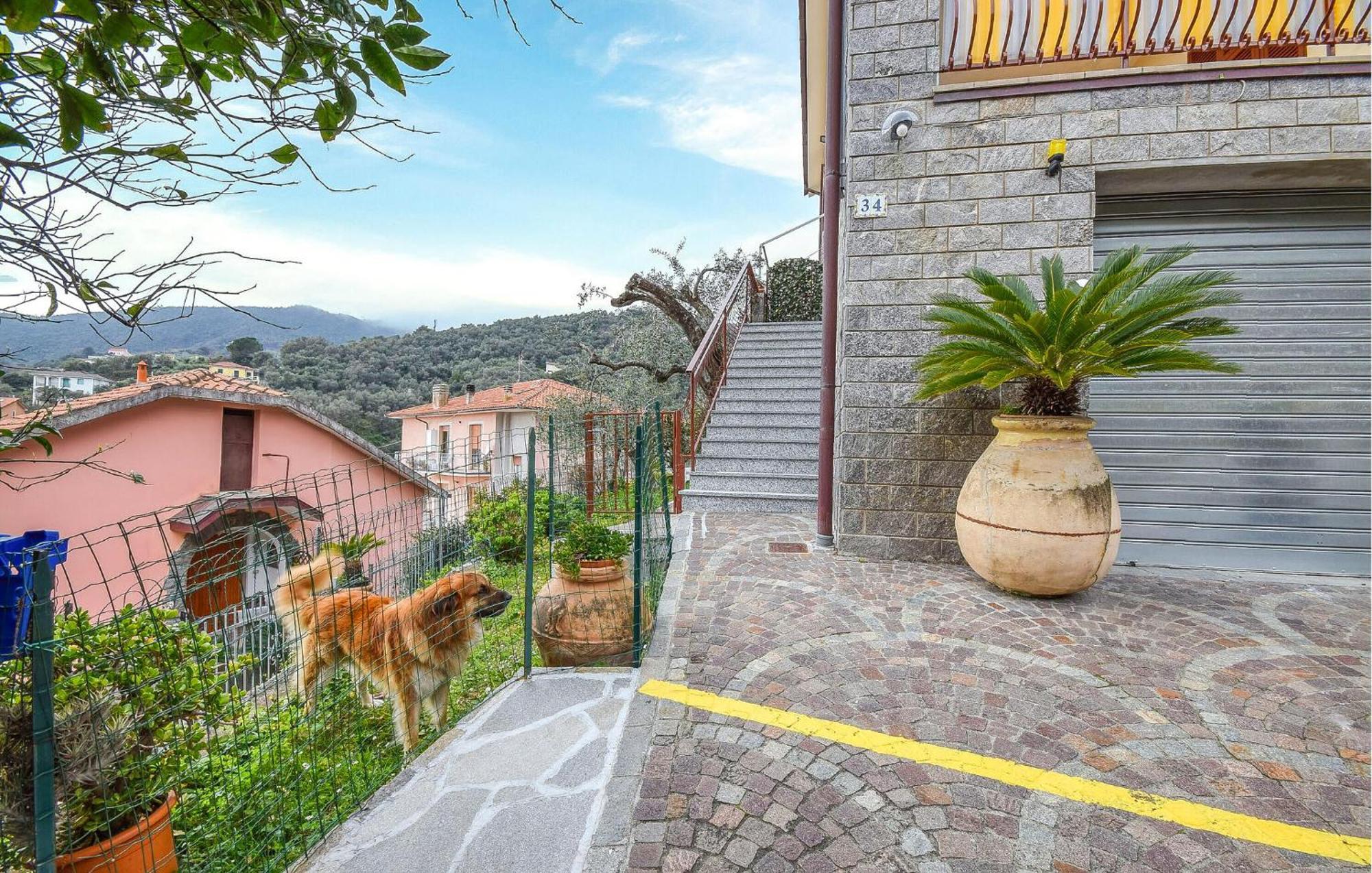 Beautiful Apartment In Moneglia With Kitchen Bagian luar foto